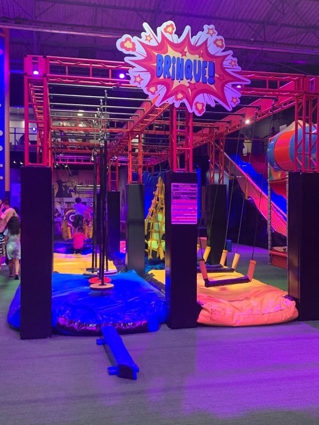 Conheça o Action Park, parque de trampolins em SP