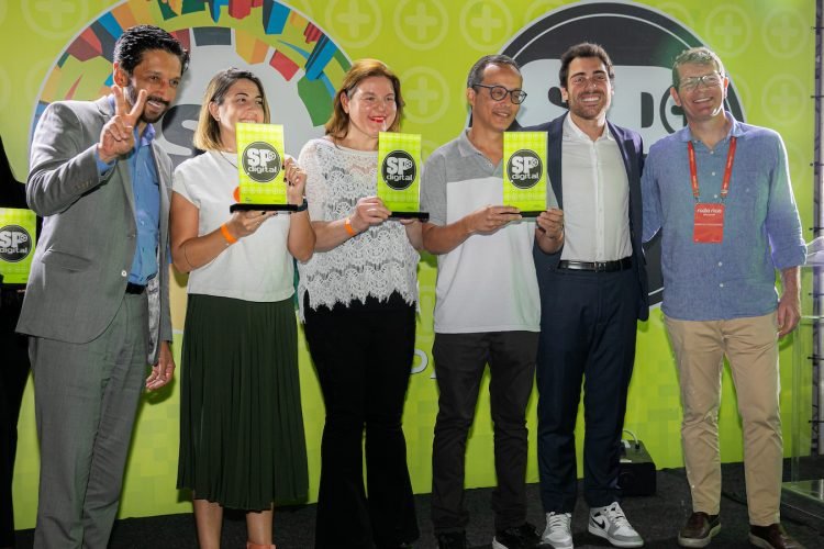 Prêmio SP+Digital – São Paulo 09.07.2023 – Roda Ryco no Parque Vila Lobos. SP+Digital: a cidade de São Paulo reconhece o trabalho dos influenciadores digitais. Os premiados receberam o troféu SP+Digital das mãos do Prefeito de São Paulo Ricardo Nunes, do Presidente da SPTuris Gustavo Pires e do Diretor de Operações da Roda Ryco Marcelo Mugnaini. A premiação foi uma iniciativa da São Paulo Turismo (SPTuris – empresa municipal de eventos e turismo), como forma de reconhecer o trabalho desses profissionais. Fotos: Daniel Deák/SPTuris.