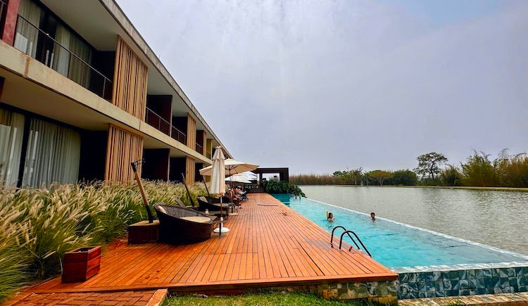 Santa Clara Eco Resort Dourado piscina do lago