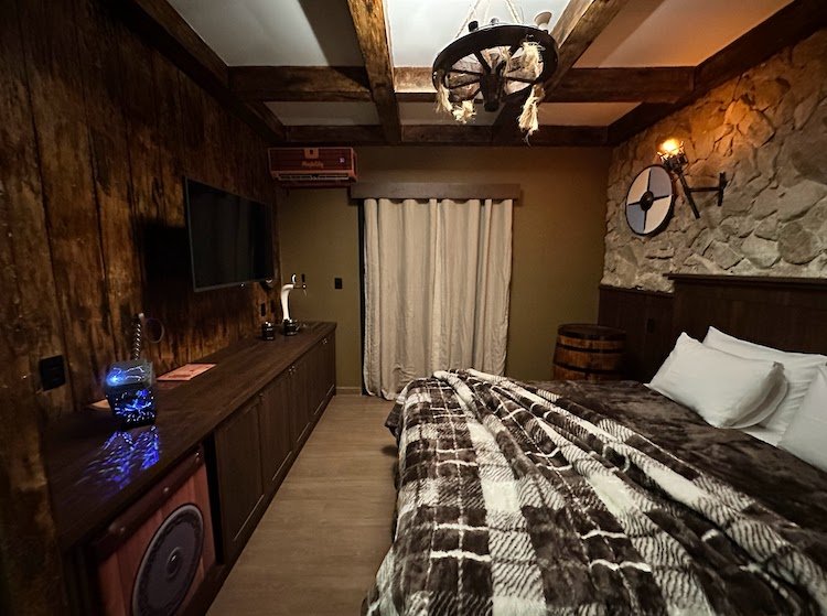 Quarto do Rei_suite tematizada do Naturé Resort Magic City