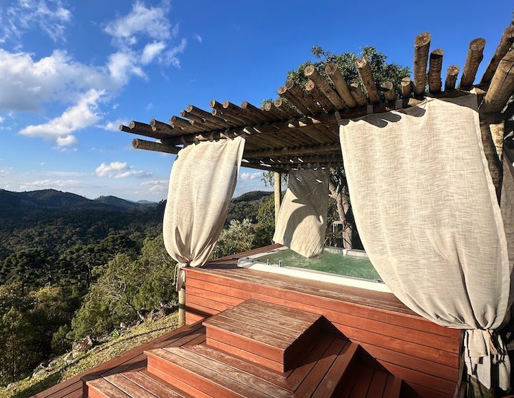 Gonçalves_casa pedra_banheira de hidromassagem