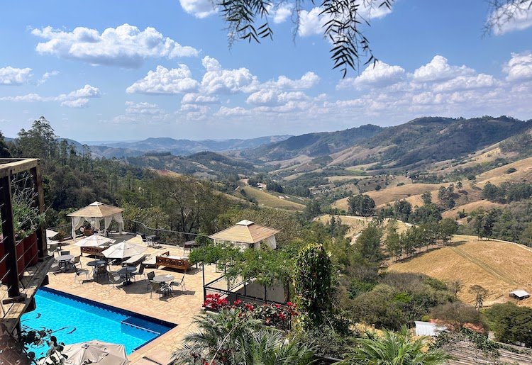 Vista Restaurante e Hotel Shangri-la Serra Negra